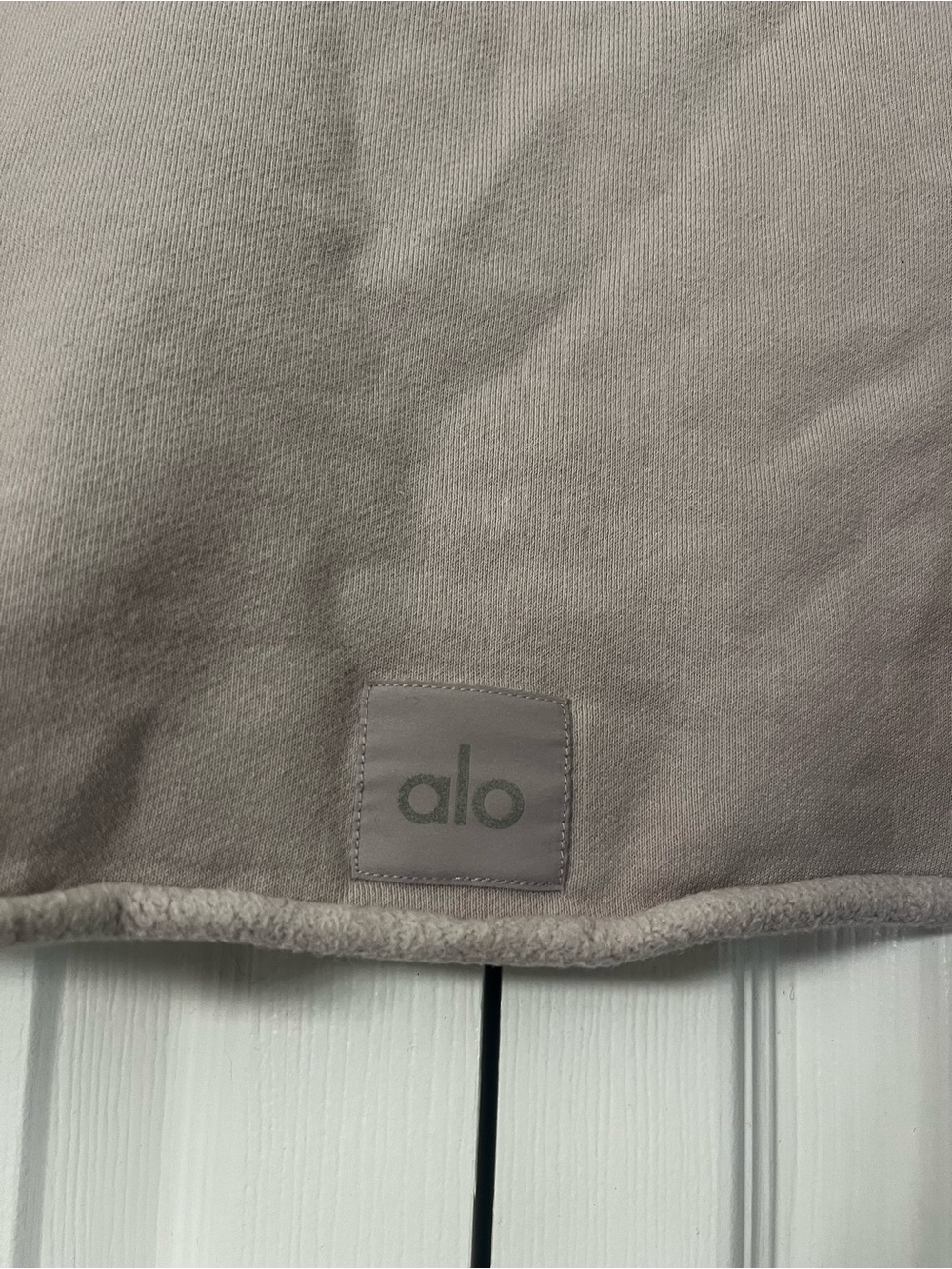 ALO YOGA extreme crop pull over best for medium/large - Picture 1 of 9